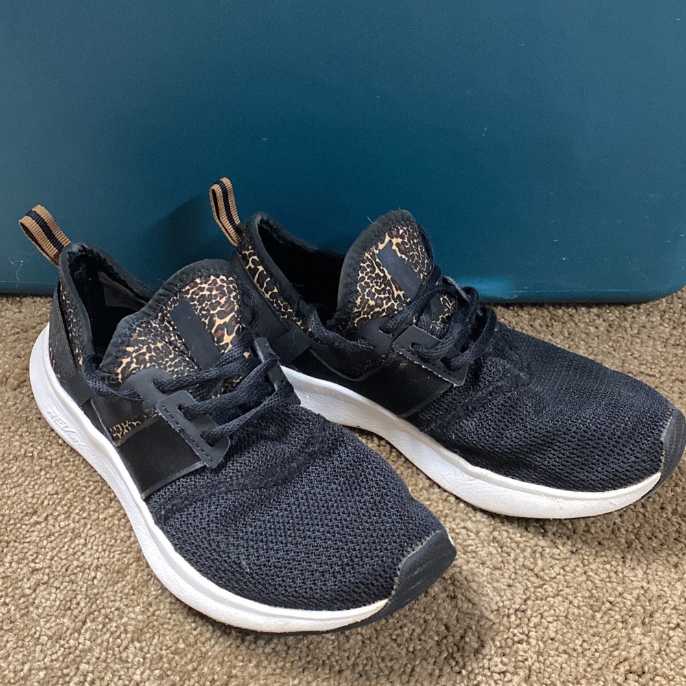 Women’s New Balance Size 6